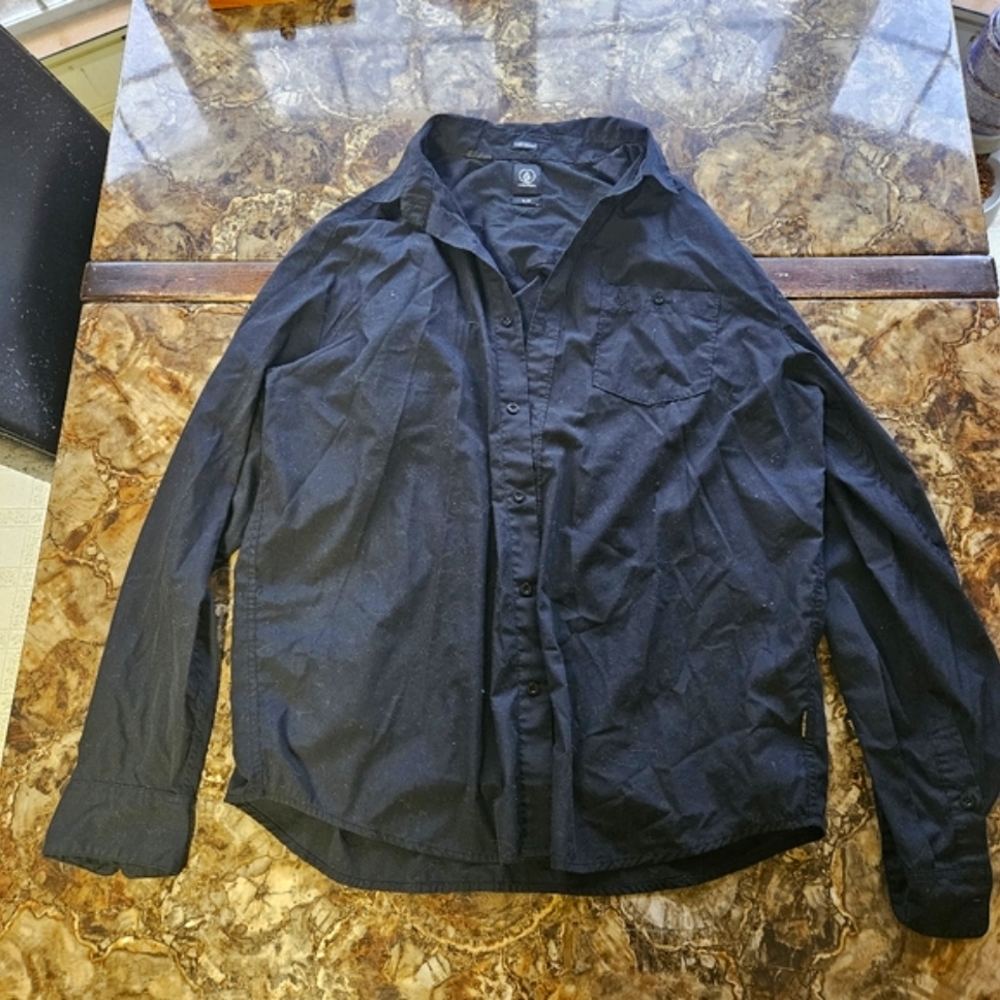 VOLCOM BUTTON DOWN